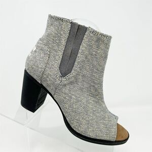 TOMS Women's Majorca Gray Peep Toe Sandal Booties Size 7 Block Heel Zip